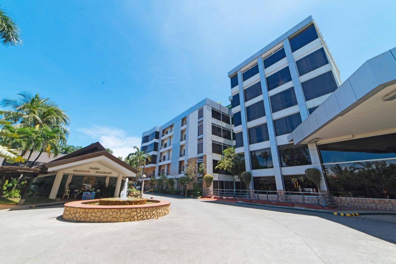 Reddoorz Premium @ The Ritz Garden Oases Hotel Davao Exterior photo