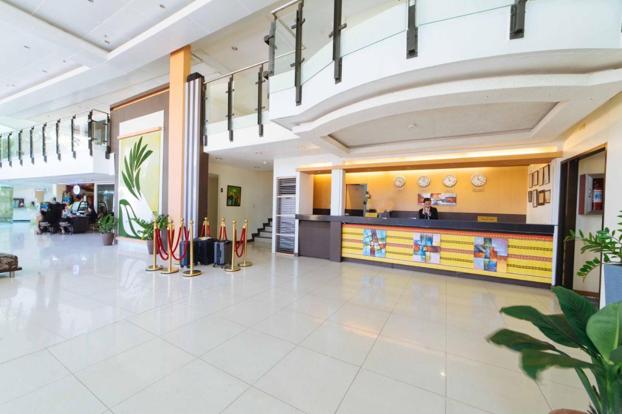 Reddoorz Premium @ The Ritz Garden Oases Hotel Davao Exterior photo