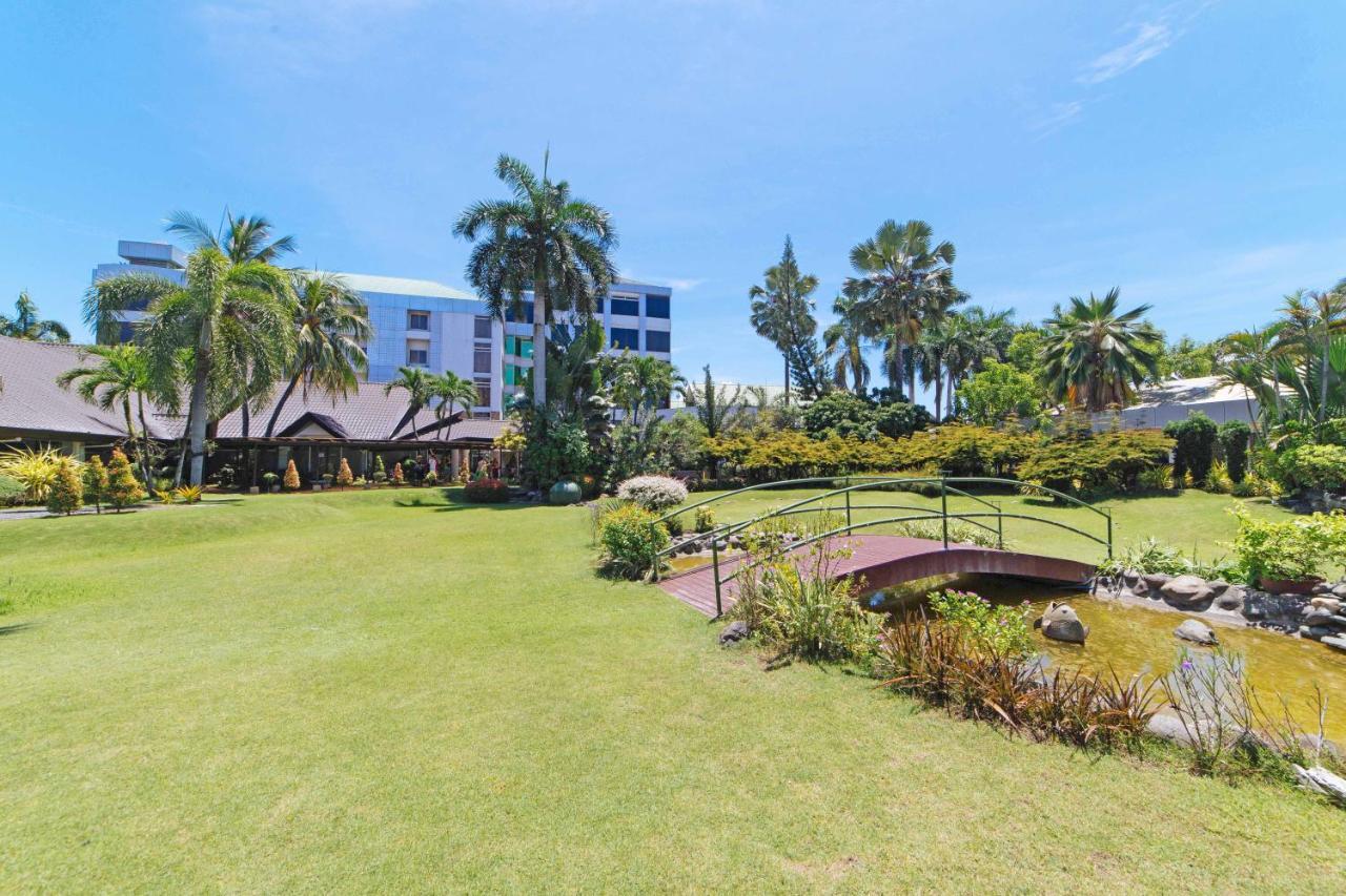Reddoorz Premium @ The Ritz Garden Oases Hotel Davao Exterior photo