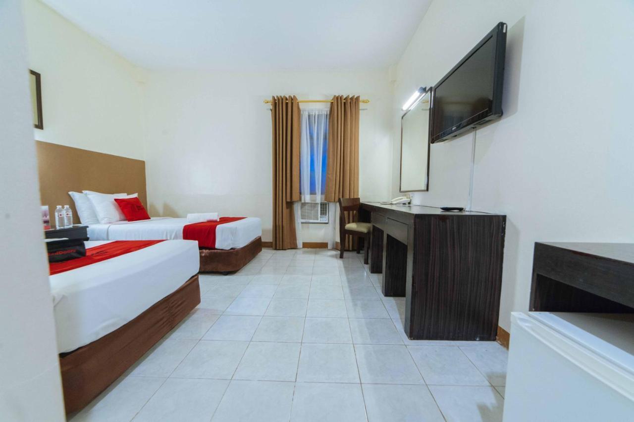 Reddoorz Premium @ The Ritz Garden Oases Hotel Davao Exterior photo