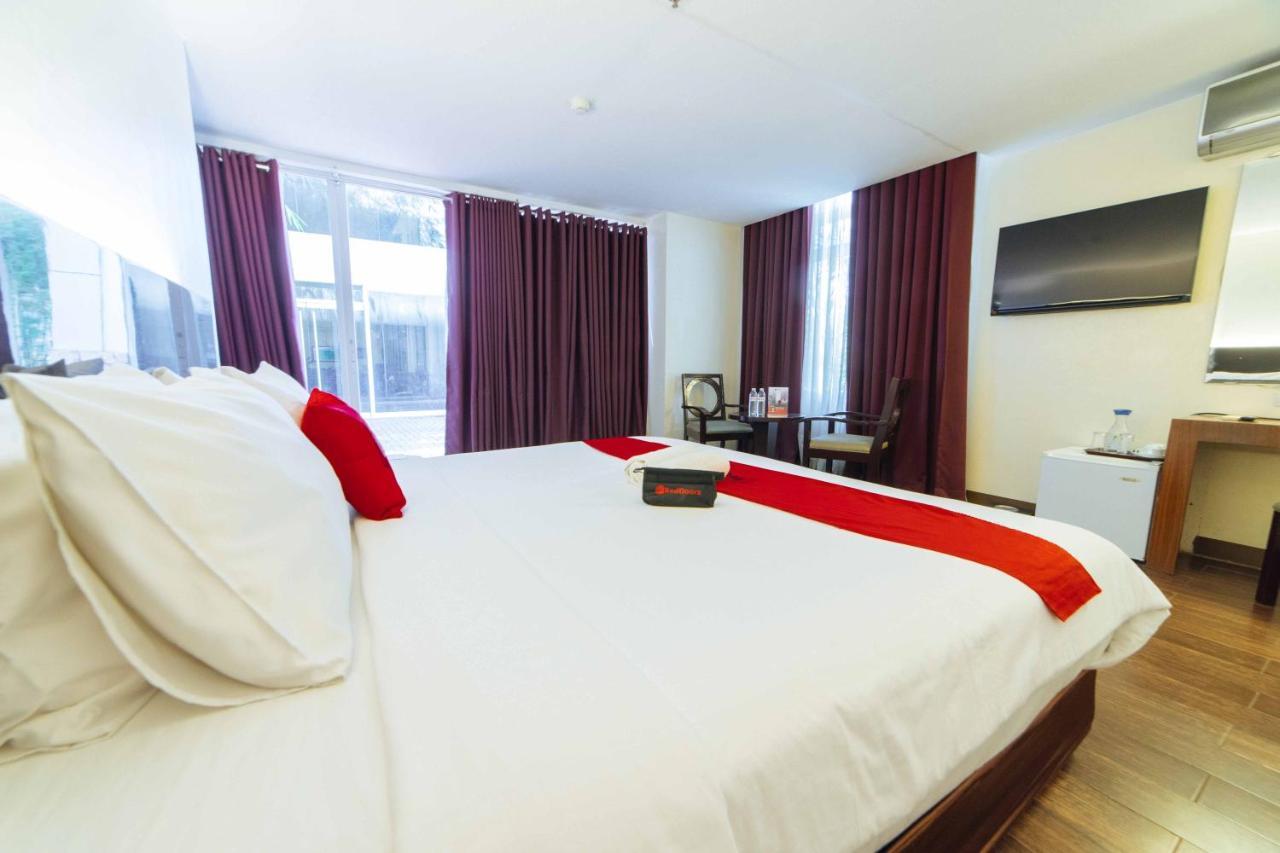 Reddoorz Premium @ The Ritz Garden Oases Hotel Davao Exterior photo