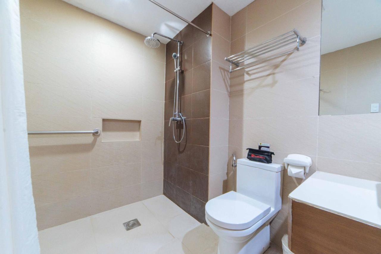 Reddoorz Premium @ The Ritz Garden Oases Hotel Davao Room photo