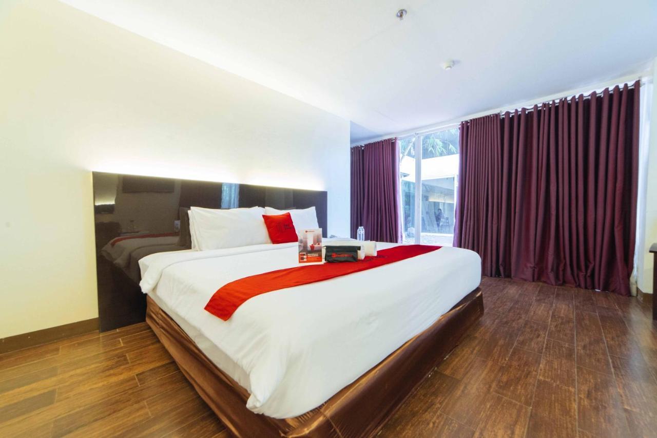 Reddoorz Premium @ The Ritz Garden Oases Hotel Davao Exterior photo