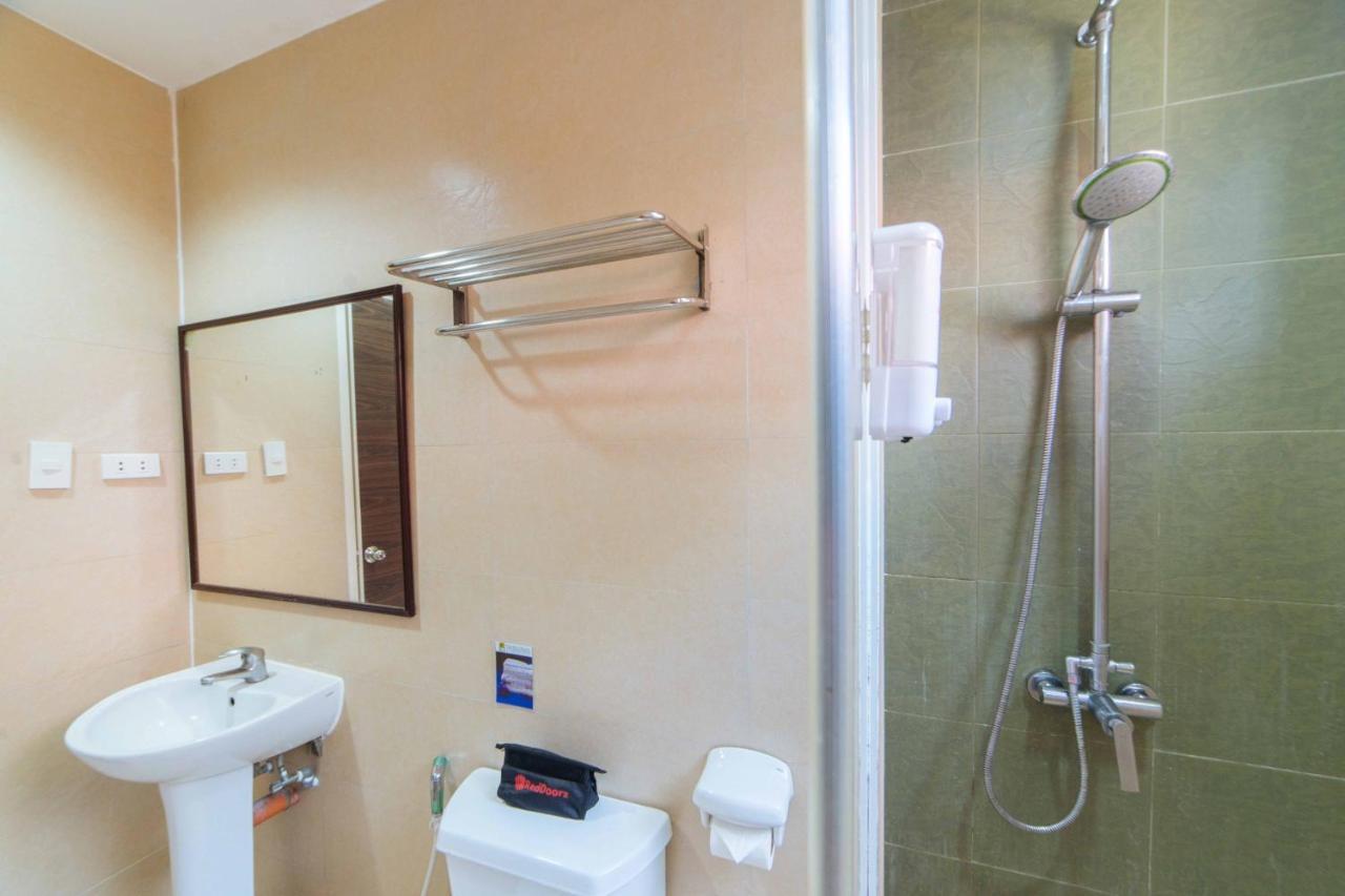 Reddoorz Premium @ The Ritz Garden Oases Hotel Davao Exterior photo
