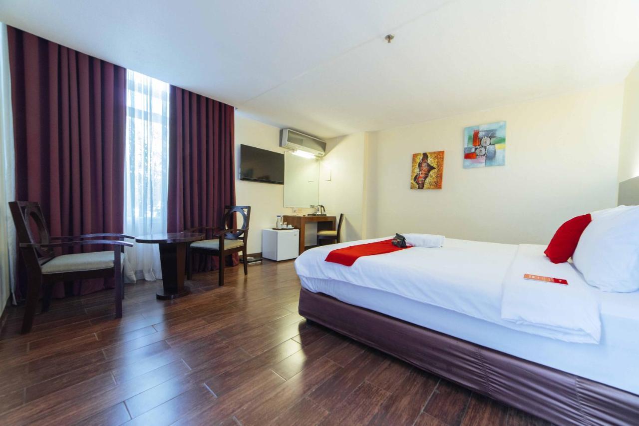 Reddoorz Premium @ The Ritz Garden Oases Hotel Davao Exterior photo