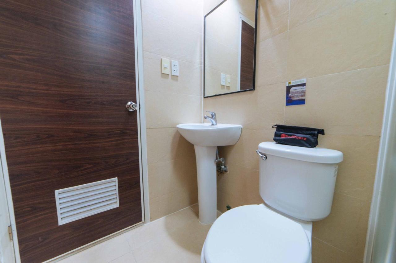 Reddoorz Premium @ The Ritz Garden Oases Hotel Davao Exterior photo