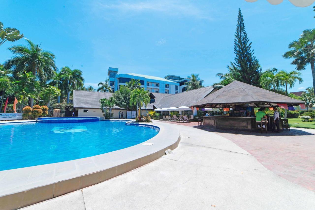 Reddoorz Premium @ The Ritz Garden Oases Hotel Davao Exterior photo