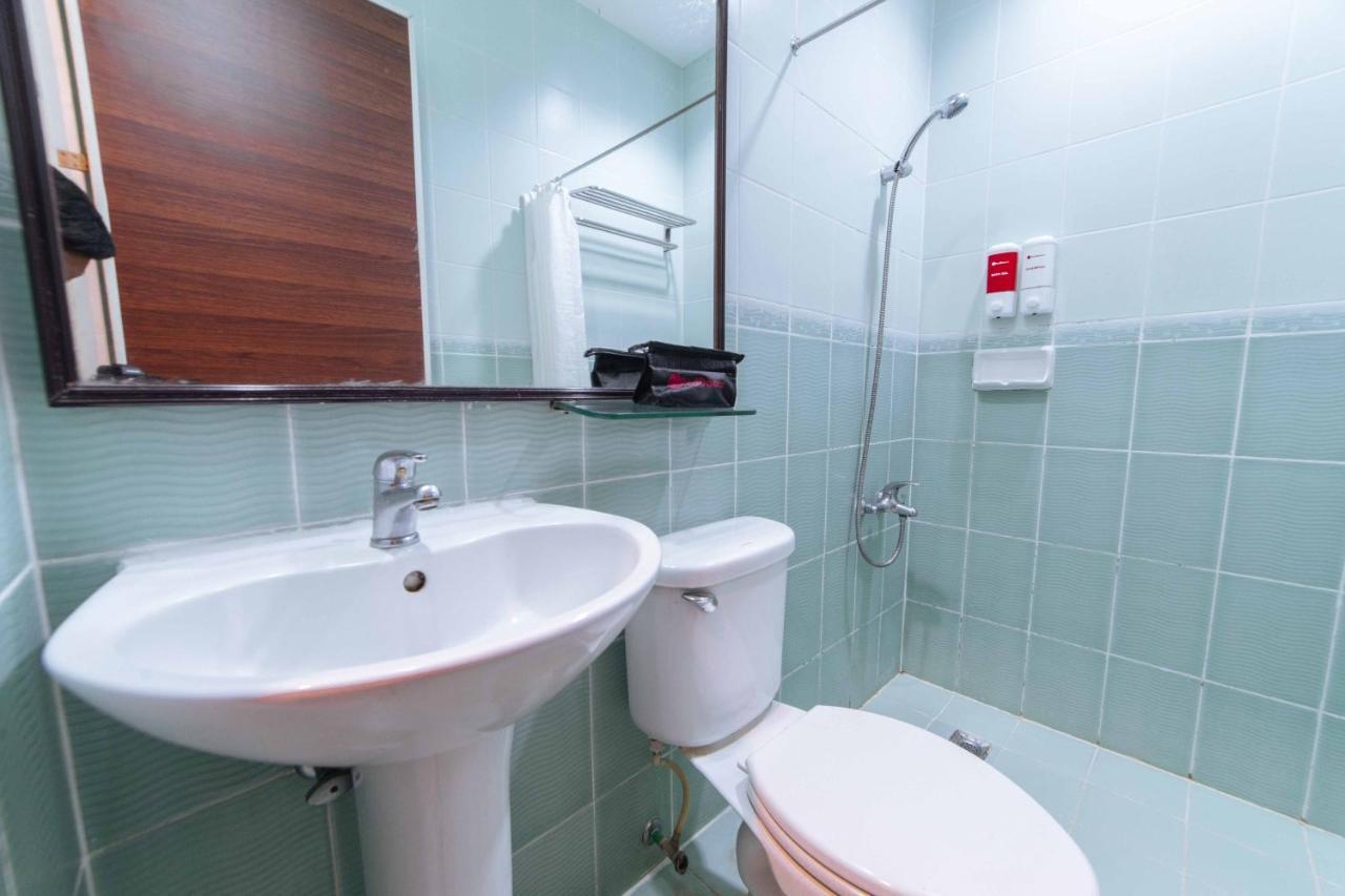 Reddoorz Premium @ The Ritz Garden Oases Hotel Davao Exterior photo