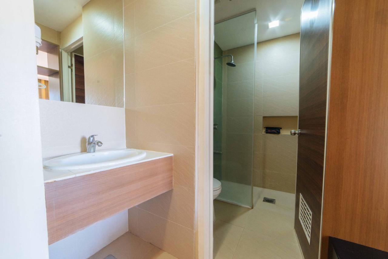 Reddoorz Premium @ The Ritz Garden Oases Hotel Davao Exterior photo